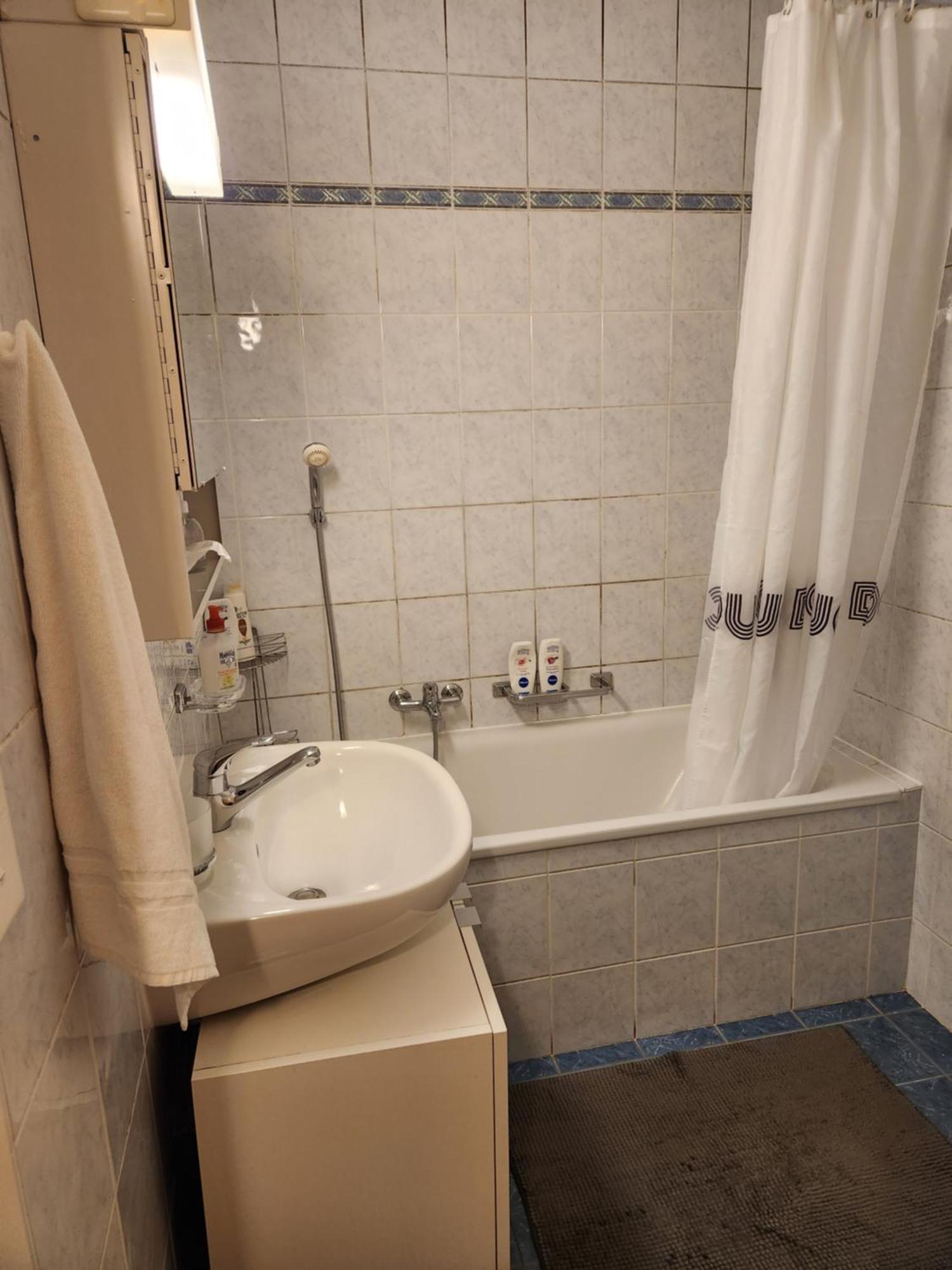 Room In Shared Apartment Geneva Exterior photo