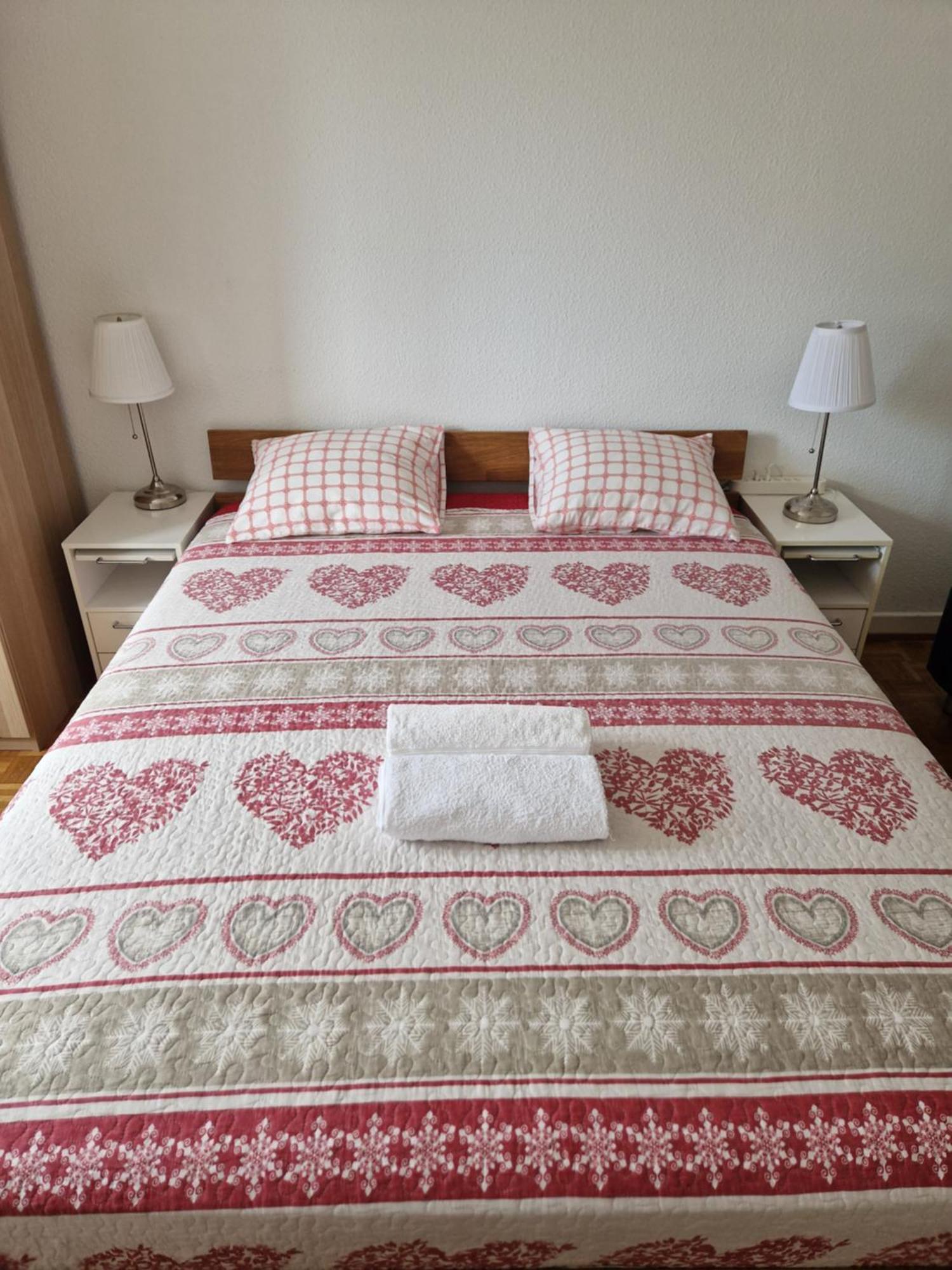 Room In Shared Apartment Geneva Exterior photo