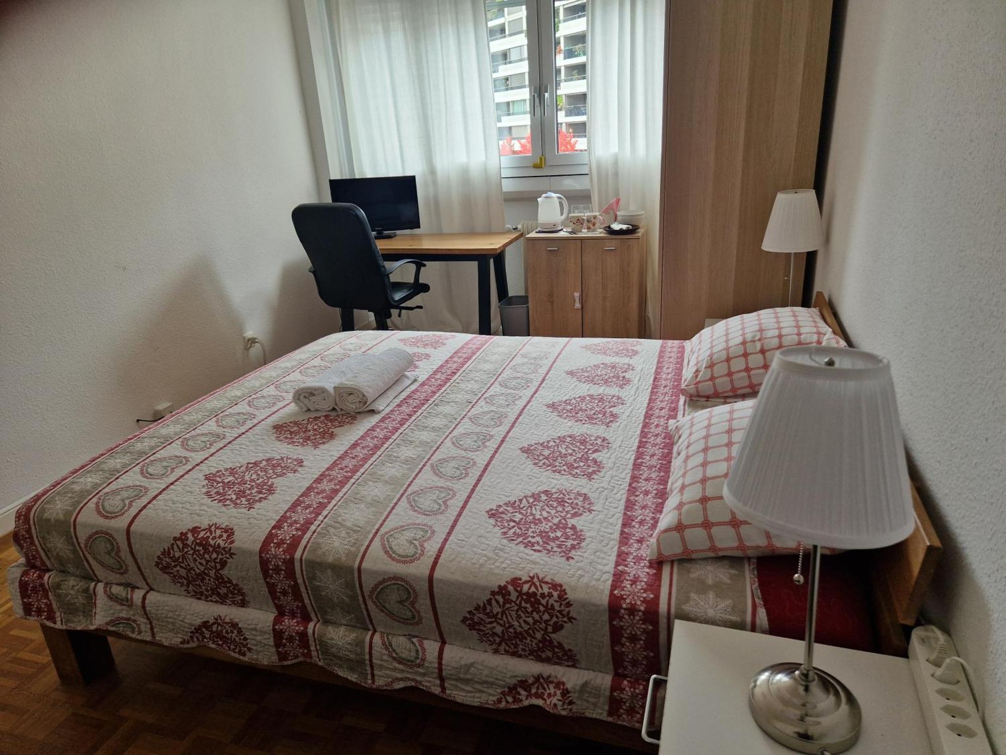 Room In Shared Apartment Geneva Exterior photo