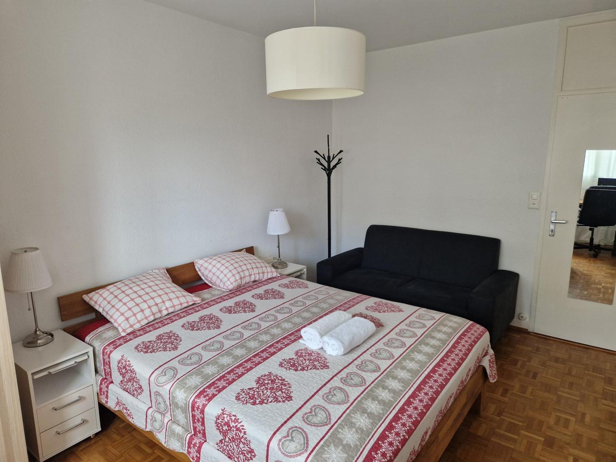 Room In Shared Apartment Geneva Exterior photo