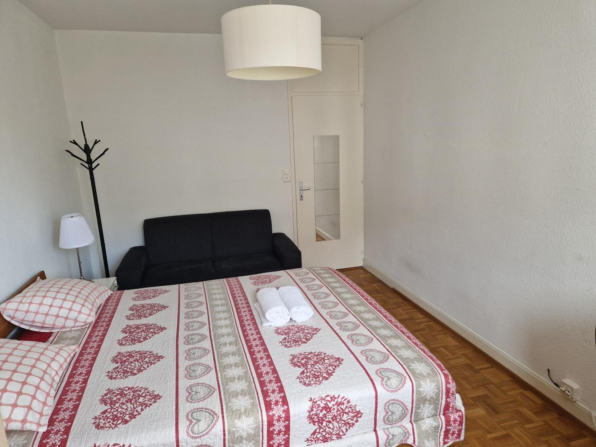 Room In Shared Apartment Geneva Exterior photo